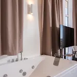 Skyline Boutique 3*