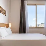Skyline Boutique Hotel